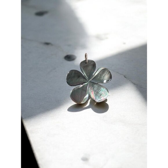 Iridescent Mother of Pearl Flower Pendant - Picture 2 of 5